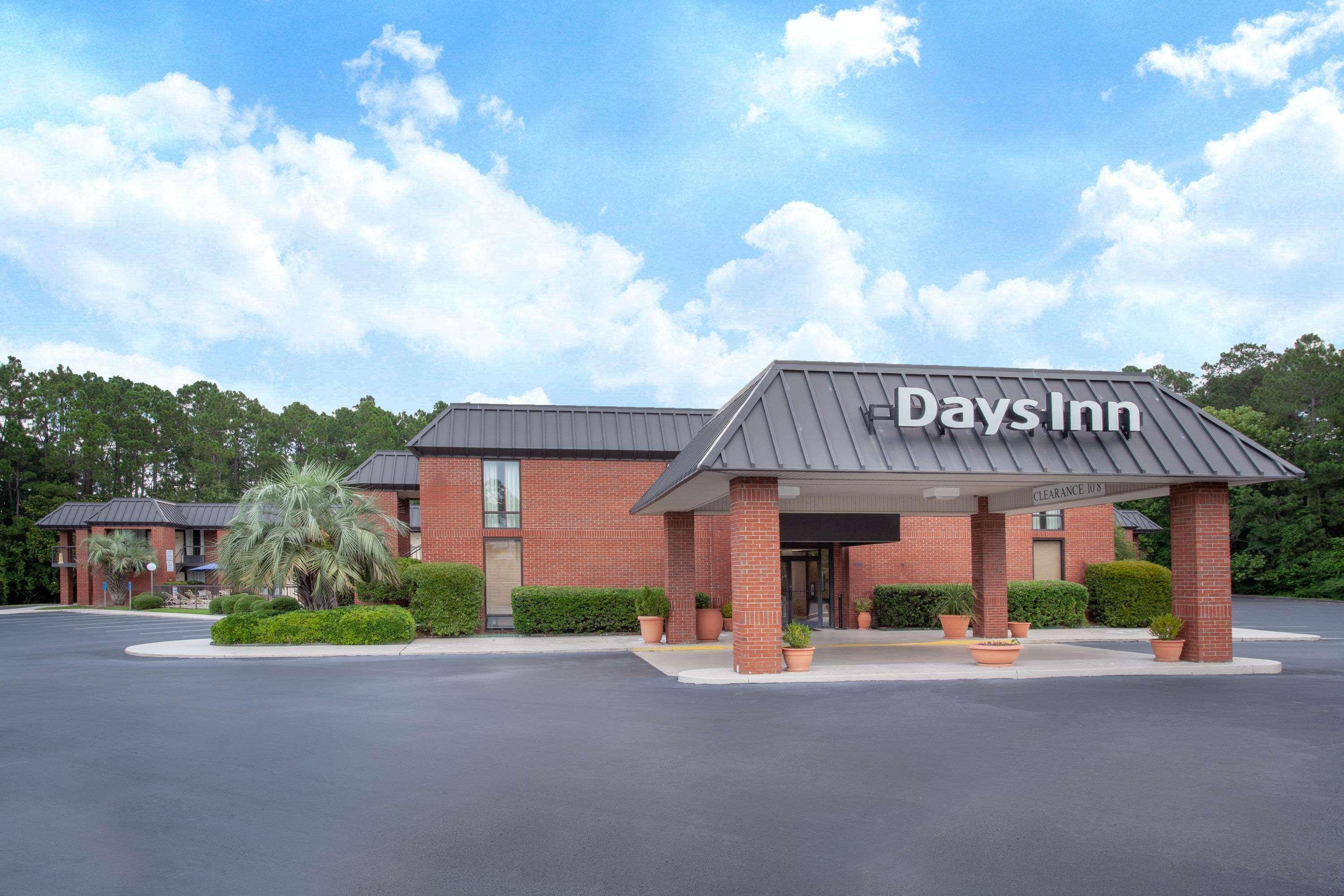 Days Inn By Wyndham Statesboro Exterior photo