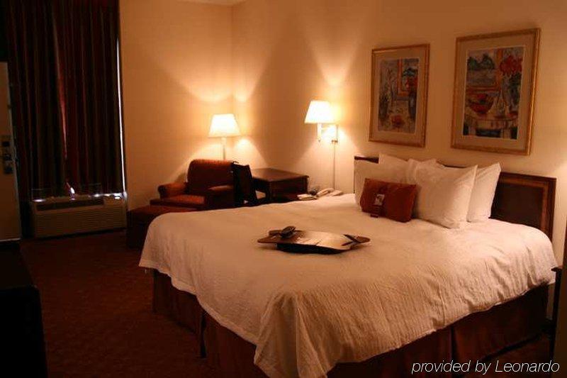 Days Inn By Wyndham Statesboro Room photo