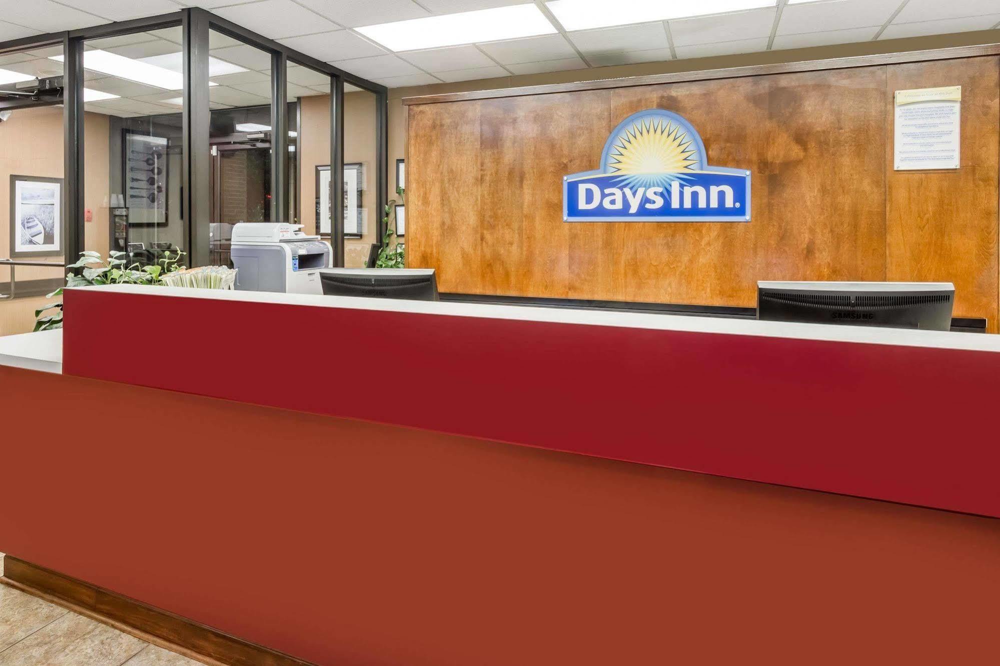 Days Inn By Wyndham Statesboro Exterior photo